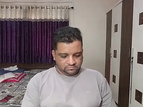 Snapshot of dhruv_love chatting on April 11, 2026, 11:47 am dhruv love online show from April 11, 2026, 11:47 am