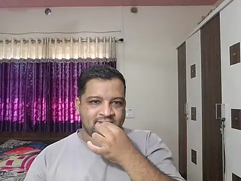 Snapshot of dhruv_love chatting on April 13, 2026, 4:07 am dhruv love online show from April 13, 2026, 4:07 am