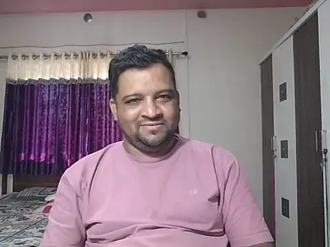 Snapshot of dhruv_love chatting on April 14, 2026, 4:40 am dhruv love online show from April 14, 2026, 4:40 am