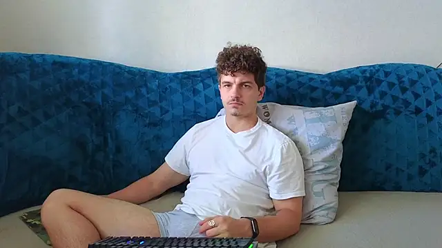 Snapshot of Remy_Miles chatting on September 12, 2025, 7:30 am Remy Miles online show from September 12, 2025, 7:30 am