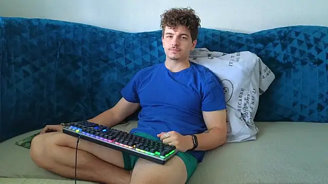 Snapshot of Remy_Miles chatting on September 14, 2025, 6:56 am Remy Miles online show from September 14, 2025, 6:56 am