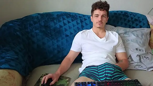 Snapshot of Remy_Miles chatting on September 29, 2025, 6:29 am Remy Miles online show from September 29, 2025, 6:29 am