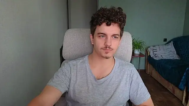 Snapshot of Remy_Miles chatting on October 17, 2025, 6:27 am Remy Miles online show from October 17, 2025, 6:27 am