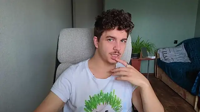 Snapshot of Remy_Miles chatting on October 20, 2025, 7:20 am Remy Miles online show from October 20, 2025, 7:20 am