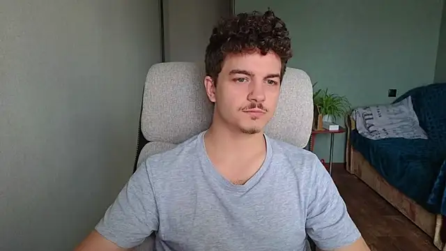 Snapshot of Remy_Miles chatting on October 21, 2025, 7:09 am Remy Miles online show from October 21, 2025, 7:09 am