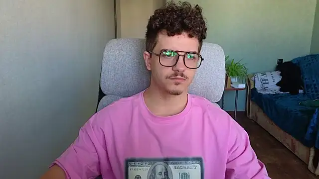 Snapshot of Remy_Miles chatting on October 30, 2025, 6:59 am Remy Miles online show from October 30, 2025, 6:59 am