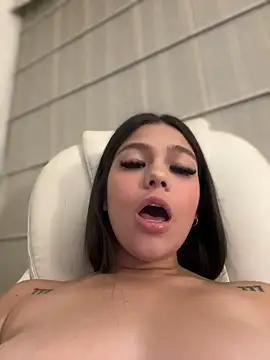 Alyshanon18 online show from February 15, 2025, 4:47 am