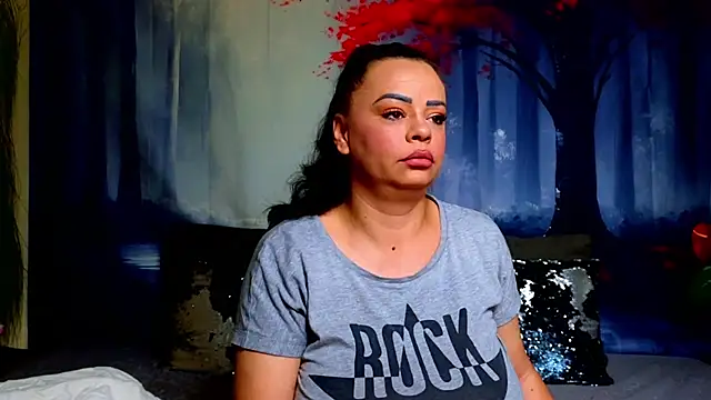 ElizabethEven online show from May 10, 2026, 3:23 am