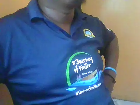 honeyswit online show from July 11, 2026, 11:24 am