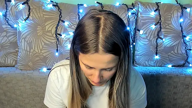 MaggieCake online show from October 26, 2025, 12:27 am