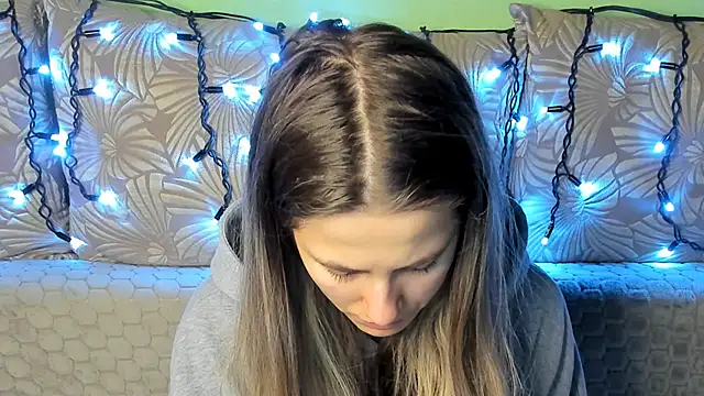 MaggieCake online show from February 13, 2026, 2:51 am