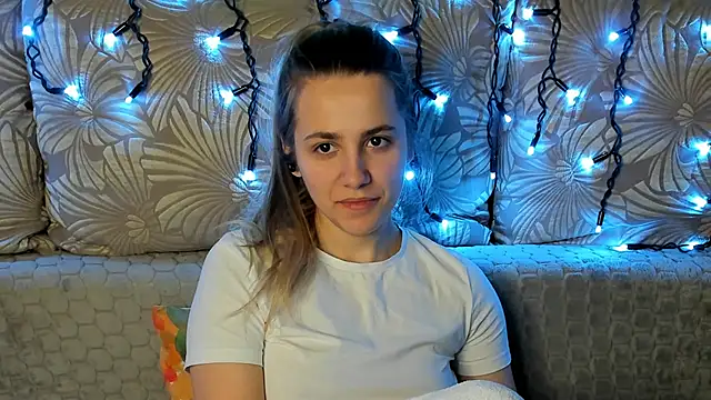 MaggieCake online show from March 10, 2026, 1:54 am