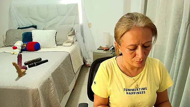 Naty Stone online show from May 13, 2026, 9:44 pm