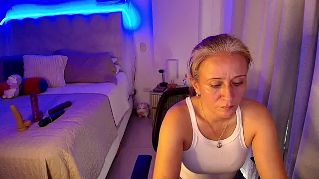 Naty Stone online show from May 19, 2026, 10:05 pm