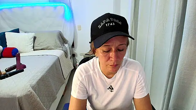 Naty Stone online show from May 22, 2026, 9:53 pm