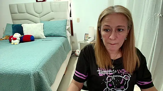 Snapshot of Naty_Stone chatting on July 1, 2026, 8:41 pm Naty Stone online show from July 1, 2026, 8:41 pm