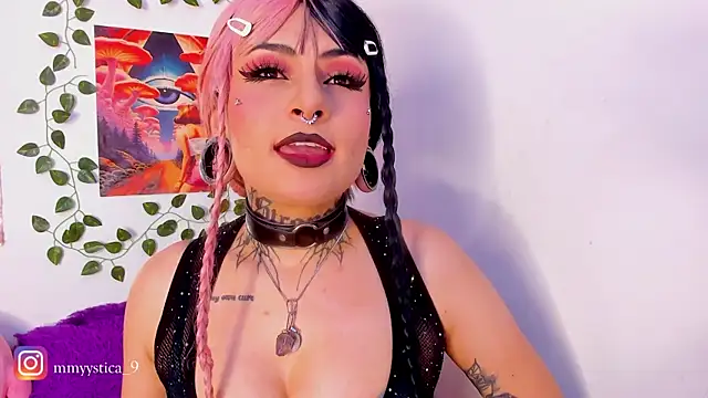 Rainnbow  online show from February 7, 2026, 5:00 am