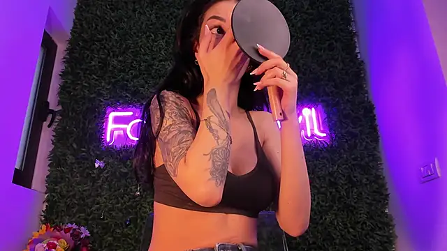 realhotfallingdevil online show from March 19, 2026, 5:44 am