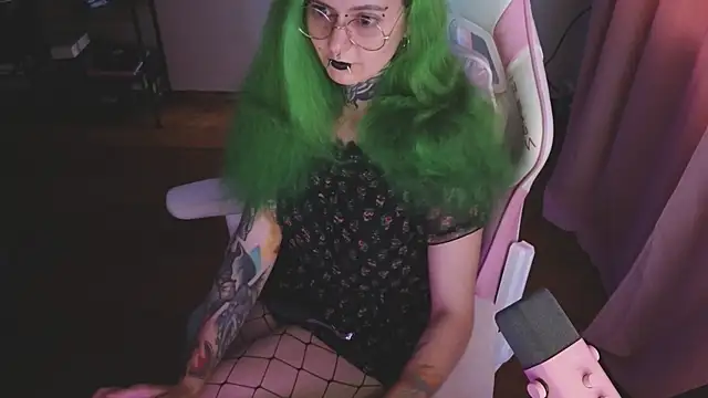 Ginger Stay online show from August 3, 2026, 9:04 am