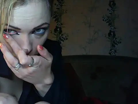 WildMissNiks online show from June 11, 2026, 6:11 am