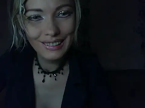 WildMissNiks online show from July 30, 2026, 7:18 am