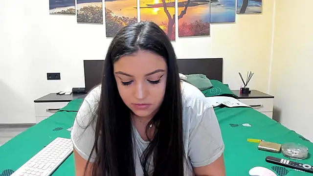 Snapshot of adelline chatting on January 6, 2025, 1:20 am adelline online show from January 6, 2025, 1:20 am