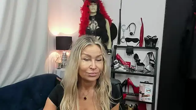 crystaLUX online show from September 18, 2025, 4:25 am