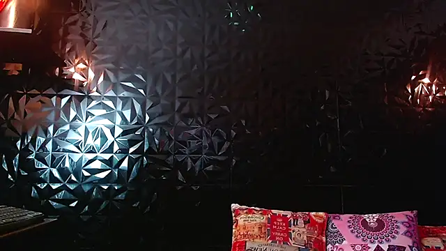 PINK  LOLA1 online show from September 28, 2025, 12:10 pm