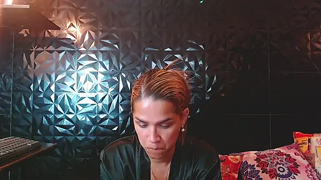 PINK  LOLA1 online show from June 11, 2026, 2:53 am
