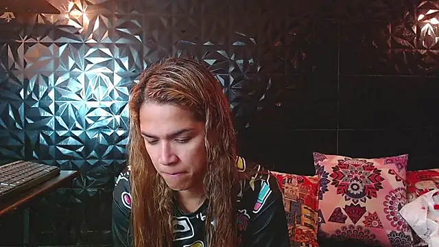PINK  LOLA1 online show from June 22, 2026, 11:35 pm