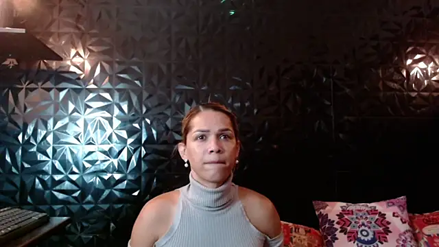 PINK  LOLA1 online show from June 26, 2026, 10:14 pm
