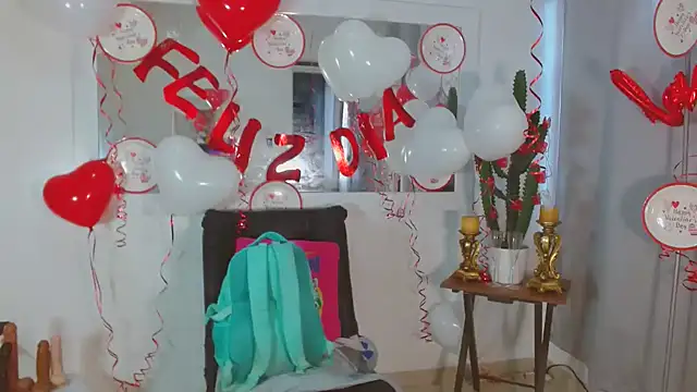 Snapshot of Selenna01 chatting on February 14, 2025, 1:40 pm Selenna01 online show from February 14, 2025, 1:40 pm