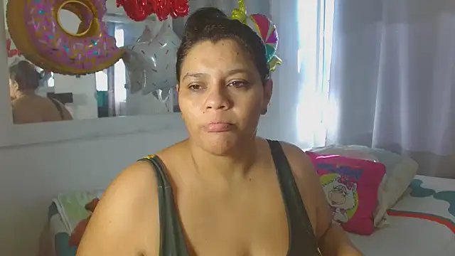 Snapshot of Selenna01 chatting on September 10, 2025, 1:00 pm Selenna01 online show from September 10, 2025, 1:00 pm