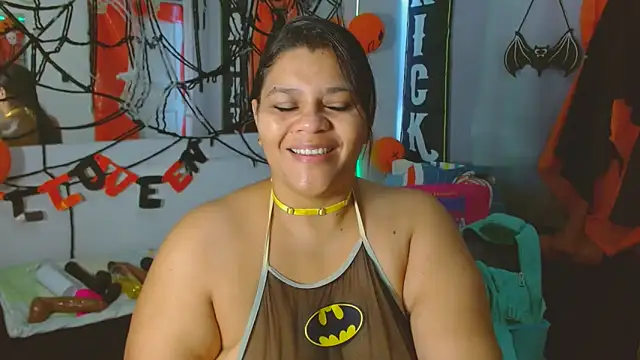 Snapshot of Selenna01 chatting on October 17, 2025, 1:25 pm Selenna01 online show from October 17, 2025, 1:25 pm