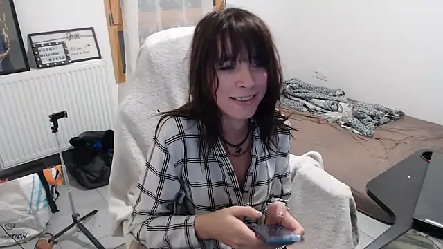 Snapshot of missthon0 chatting on September 16, 2025, 5:30 am missthon0 online show from September 16, 2025, 5:30 am