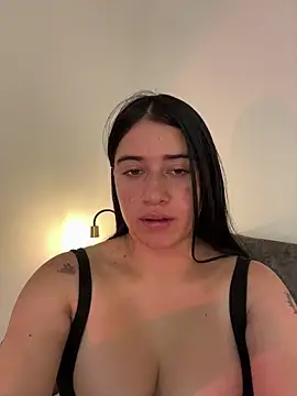 KallyMyller1 online show from May 4, 2026, 7:43 pm