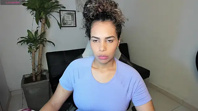 alyssannVhm online show from May 9, 2026, 12:38 am