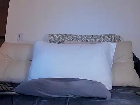 Snapshot of Sirs_papi chatting on October 30, 2025, 3:52 am Sirs papi online show from October 30, 2025, 3:52 am