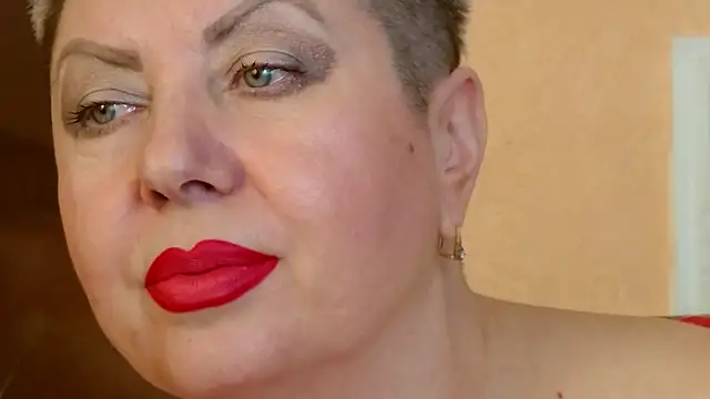 LadyPosh online show from December 6, 2024, 10:08 pm