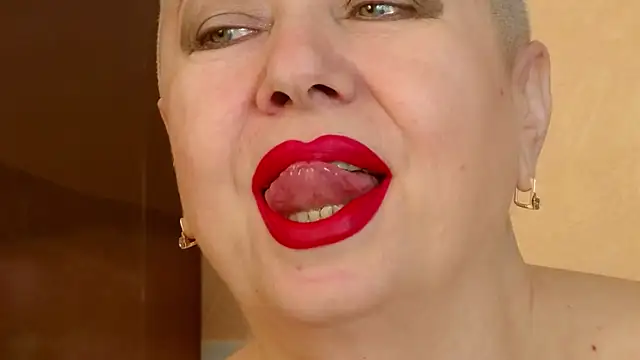 LadyPosh online show from April 23, 2026, 8:00 pm