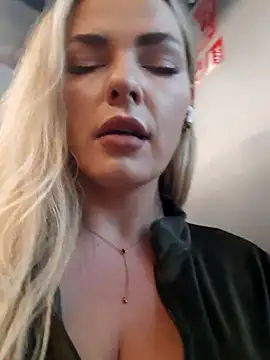 Snapshot of Dirtyfeelin chatting on November 2, 2025, 5:21 am Dirtyfeelin online show from November 2, 2025, 5:21 am