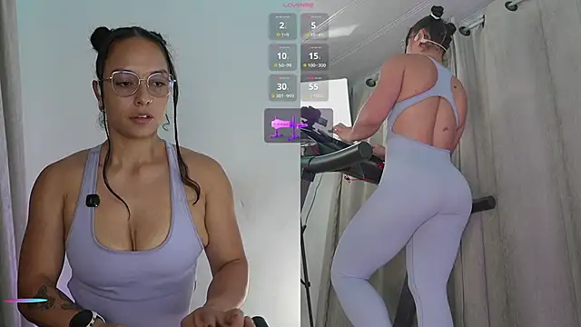 Snapshot of afroditaP_ chatting on October 19, 2025, 12:33 am afroditaP  online show from October 19, 2025, 12:33 am