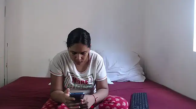 Indianbloom- online show from December 10, 2024, 1:33 pm