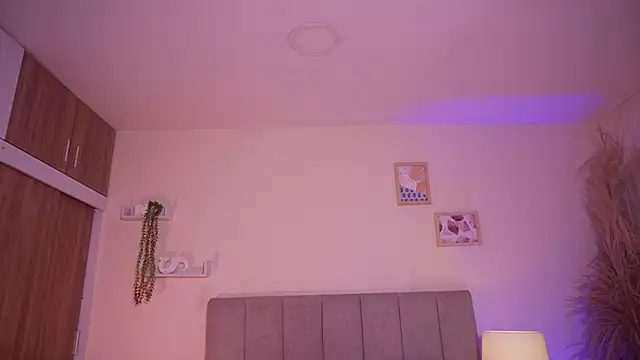 Snapshot of curvyliciousss chatting on February 22, 2026, 5:11 pm curvyliciousss online show from February 22, 2026, 5:11 pm