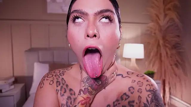 Snapshot of curvyliciousss chatting on March 11, 2026, 7:42 pm curvyliciousss online show from March 11, 2026, 7:42 pm