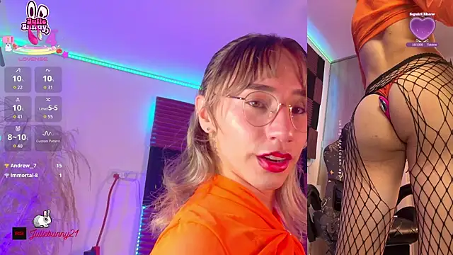 Littlebunny21 online show from July 18, 2026, 10:02 pm