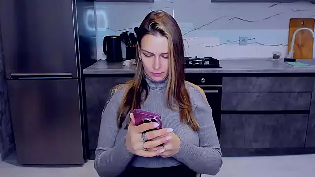 AlexiaDarren online show from February 26, 2025, 4:14 pm