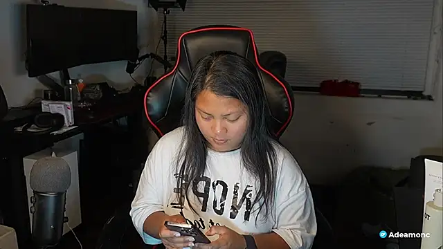 Bubbleliyah online show from October 7, 2025, 11:57 pm