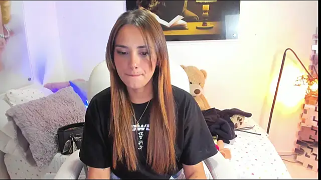 KimberlySaen online show from September 19, 2025, 9:04 pm