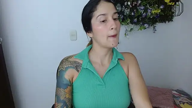 Snapshot of IsabellaVegaa chatting on December 6, 2024, 2:13 am IsabellaVegaa online show from December 6, 2024, 2:13 am